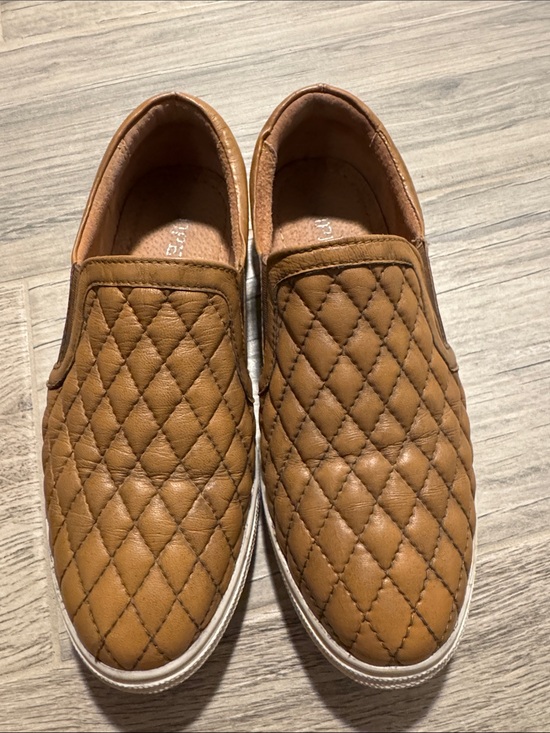 Roper Shoes - Roper Quilted Slip-On Leather Loafers in tan